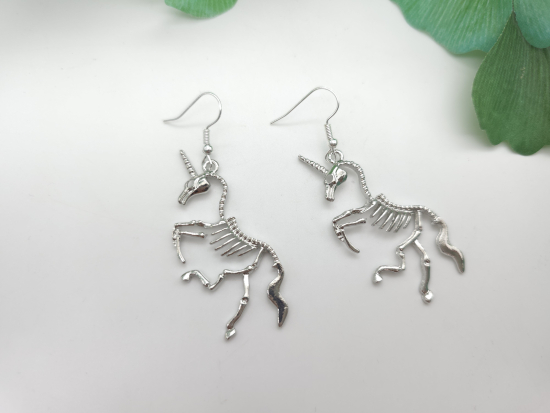 Preview: Einhorn Skelett Ohrringe silberfarben